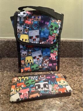 Minecraft Insulated Lunch Bag & Matching Zippered Pencil Case Set 2024